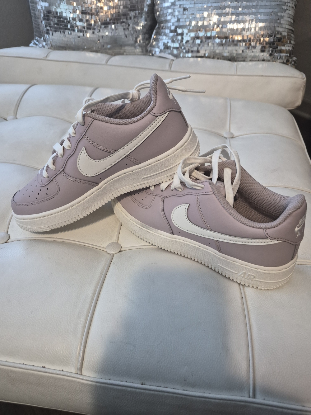 Nike Kid's Lavender/White Low Top Sneakers